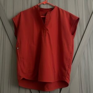 FIGS Rafaela top xs good condition Color clay